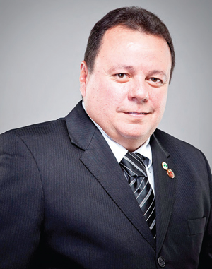 Dr. Lívio de Barros Silveira - Presidente da ABO-MG